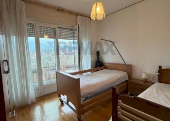 Camera / camera da letto - Trilocale via Cascina Cattaneo
 
2, Luino - foto 9