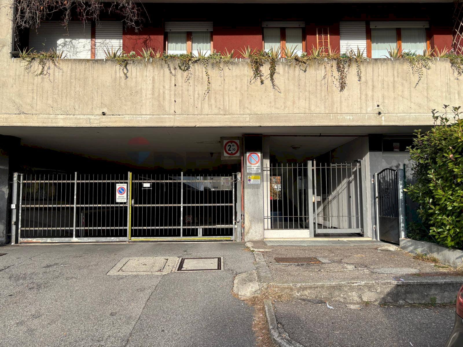 Edificio all\'aperto - Box VIA MANIN
 
30, Varese - photo 1