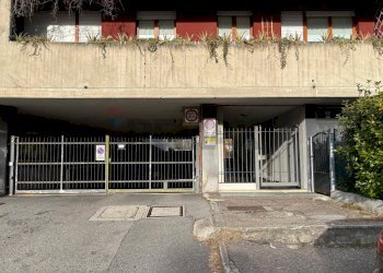 Edificio all\'aperto - Box VIA MANIN
 
30, Varese - foto 1