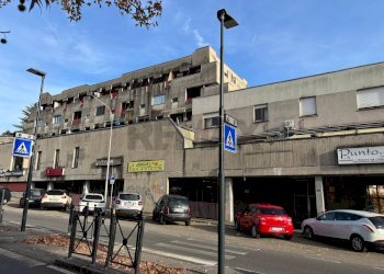 Edificio all\'aperto - Box VIA MANIN
 
30, Varese - foto 8