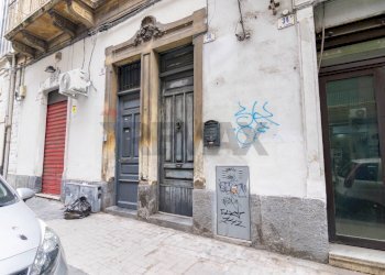 Edificio all\'aperto - Trilocale Via Vincenzo Giuffrida
 
36, Catania - foto 27