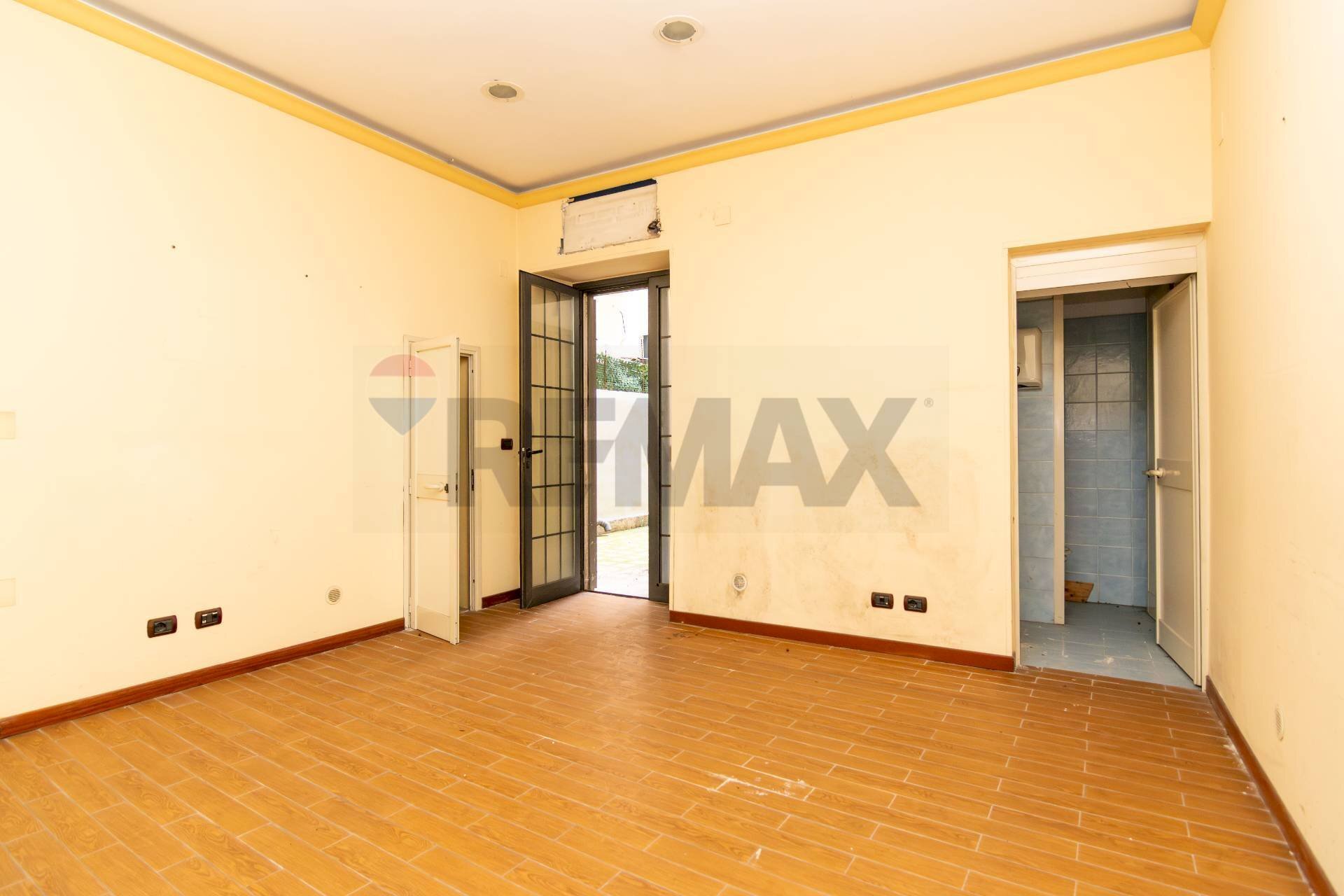 Stanza vuota - Shop Via Vincenzo Giuffrida
34, Catania - photo 3