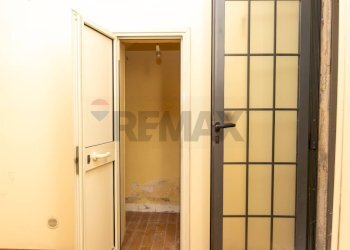 Hall / corridoio - Shop Via Vincenzo Giuffrida
 
34, Catania - photo 7