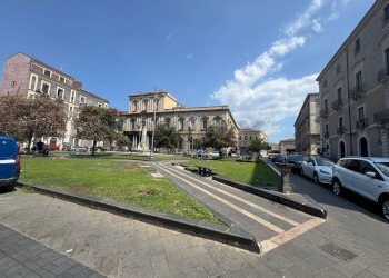 Edificio all\'aperto - Quadrilocale Via Calì
 
17, Catania - foto 1