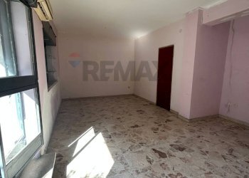 Stanza vuota - Negozio Via VITALINO BRANCATI
7, Gravina di Catania - foto 1