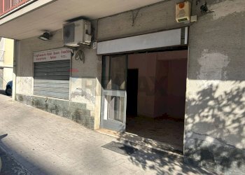 Edificio all\'aperto - Negozio Via VITALINO BRANCATI
7, Gravina di Catania - foto 4