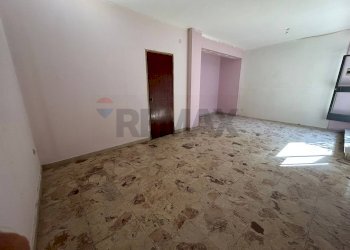 Stanza vuota - Negozio Via VITALINO BRANCATI
7, Gravina di Catania - foto 13