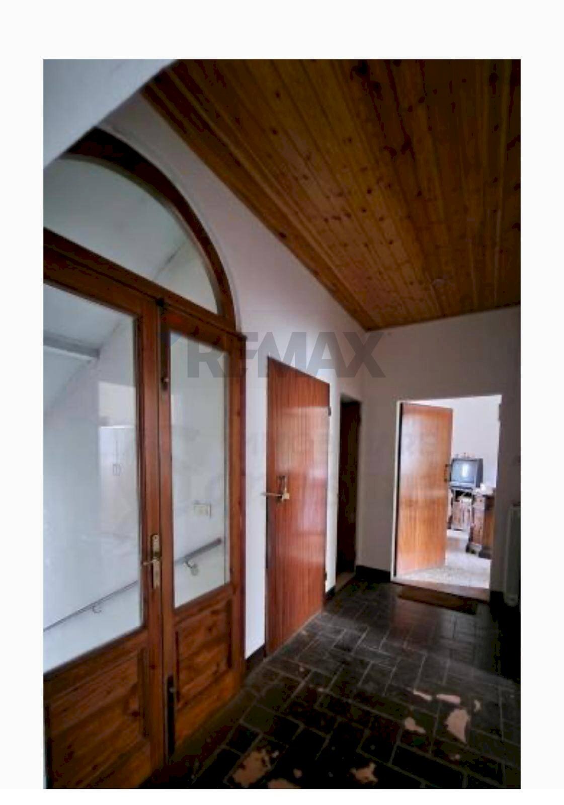 Hall / corridoio - Apartment PIAZZA MAZZINI
21, Pratovecchio Stia - photo 3