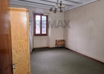 Stanza vuota - Appartamento PIAZZA MAZZINI
21, Pratovecchio Stia - foto 9