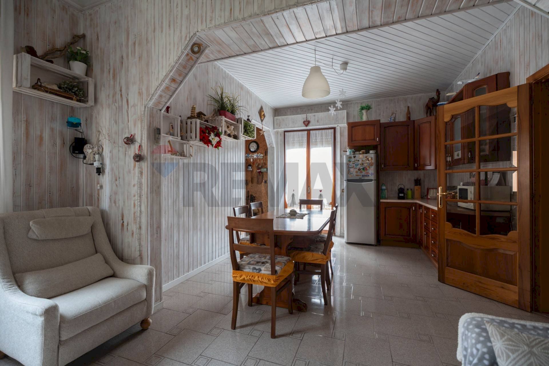 Sala da pranzo - Apartment VIA VITTORIO VENETO
 
12, Falconara Marittima - photo 2