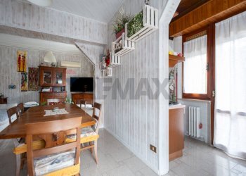 Sala da pranzo - Apartment VIA VITTORIO VENETO
 
12, Falconara Marittima - photo 5