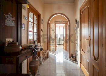 Hall / corridoio - Apartment VIA VITTORIO VENETO
 
12, Falconara Marittima - photo 15