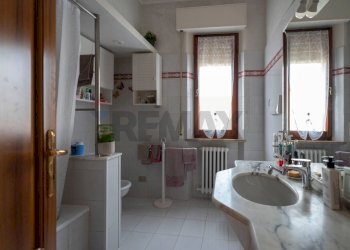 Bagno - Apartment VIA VITTORIO VENETO
 
12, Falconara Marittima - photo 19