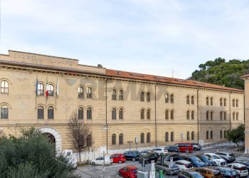 Edificio all\'aperto - Appartamento piazzale martelli
 
1, Ancona - foto 21