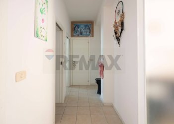 Hall / corridoio - Quadrilocale Via Flaminia
 
413a, Falconara Marittima - foto 33