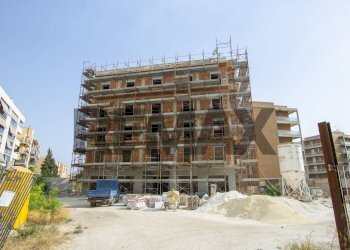 Edificio all\'aperto - Trilocale VIA SICILIA
 
SNC, Siracusa - foto 1