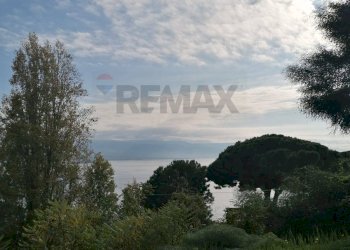 Vista delle montagne - Trilocale Via Nuova Panoramica
 
560, Messina - foto 7