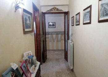 Hall / corridoio - Trilocale Via Nuova Panoramica
 
560, Messina - foto 21