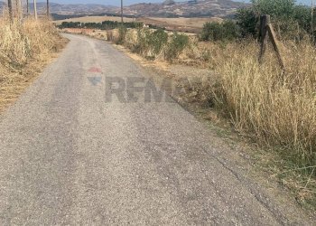 Vista delle montagne - Agricultural land Contrada xirbi
 
snc, Caltanissetta - photo 10