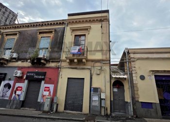 Edificio all\'aperto - Casa indipendente via del bosco
 
175, Catania - foto 2