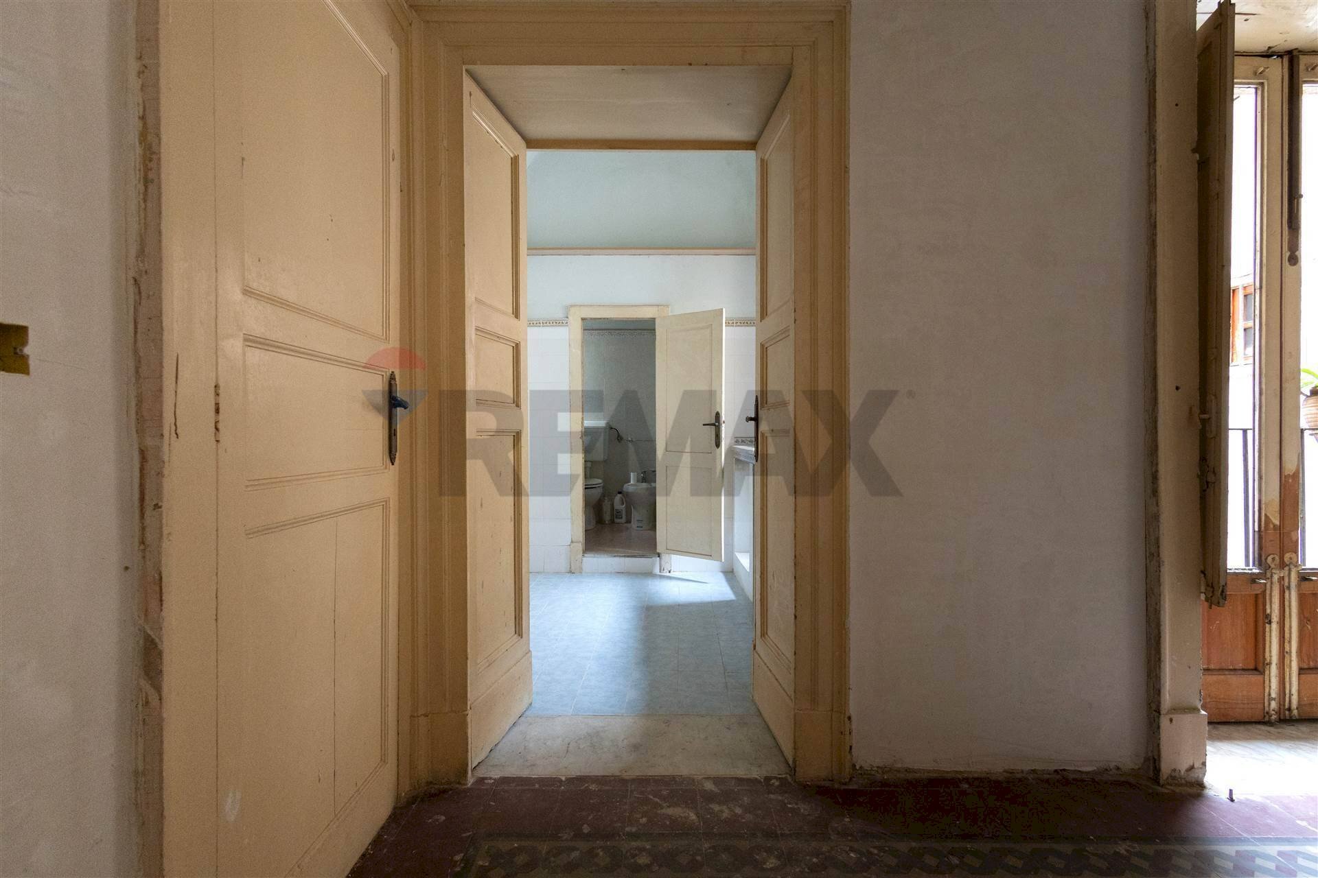 Hall / corridoio - Quadrilocale via Giuseppe Garibaldi
 
97, Catania - planimetria 1