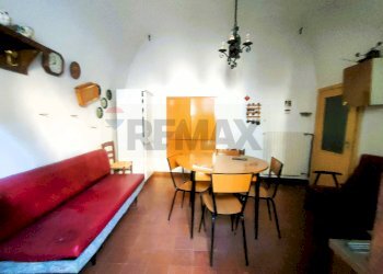 Sala da pranzo - Casa semi indipendente PIAZZA GAETANO CICERONE, Prata d'Ansidonia - foto 3