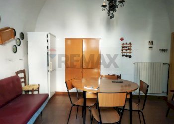 Sala da pranzo - Casa semi indipendente PIAZZA GAETANO CICERONE, Prata d'Ansidonia - foto 4