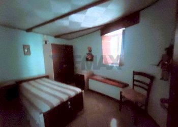 Camera / camera da letto - Casa semi indipendente PIAZZA GAETANO CICERONE, Prata d'Ansidonia - foto 10