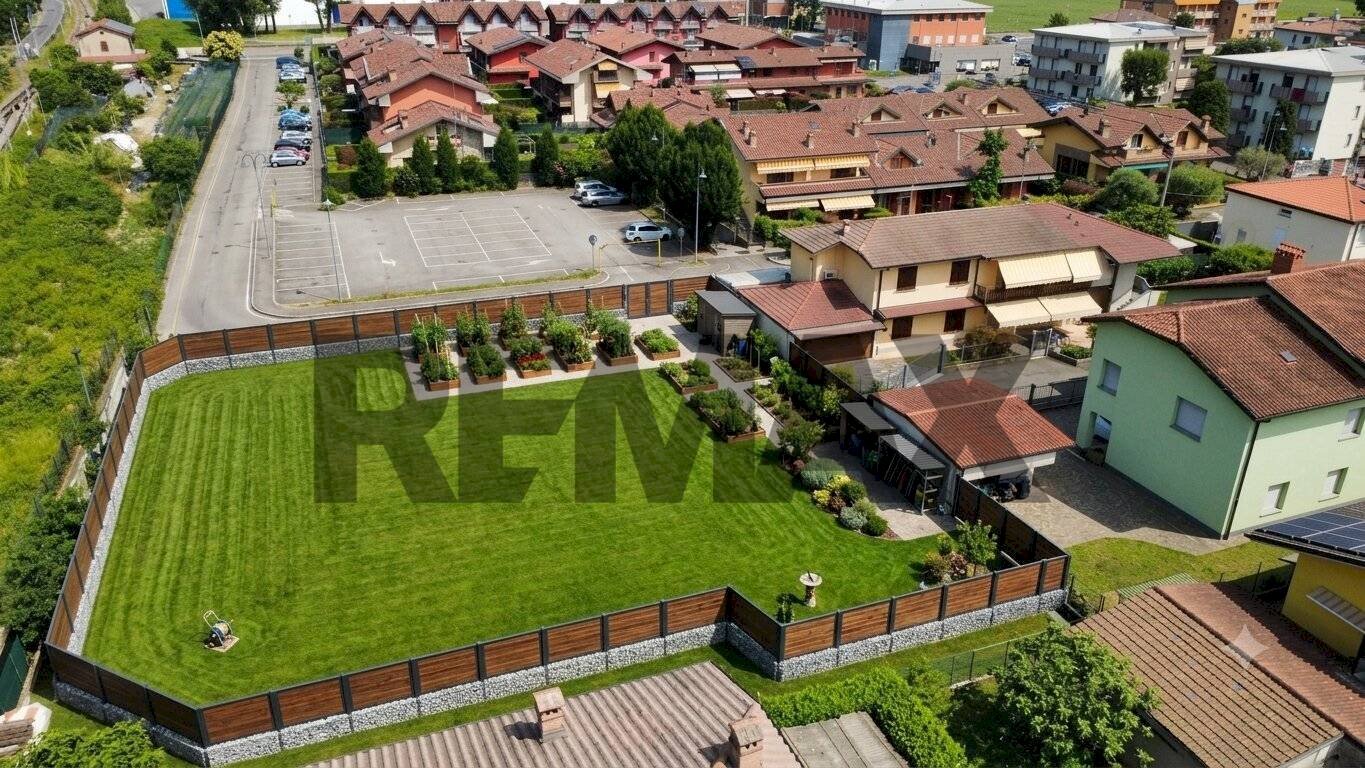Edificio all\'aperto - Terreno edificabile via 25 aprile
 
25, Terno d'Isola - foto 1