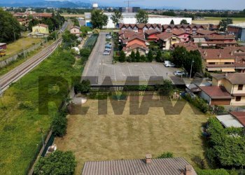 Edificio all\'aperto - Terreno edificabile via 25 aprile
25, Terno d'Isola - foto 4