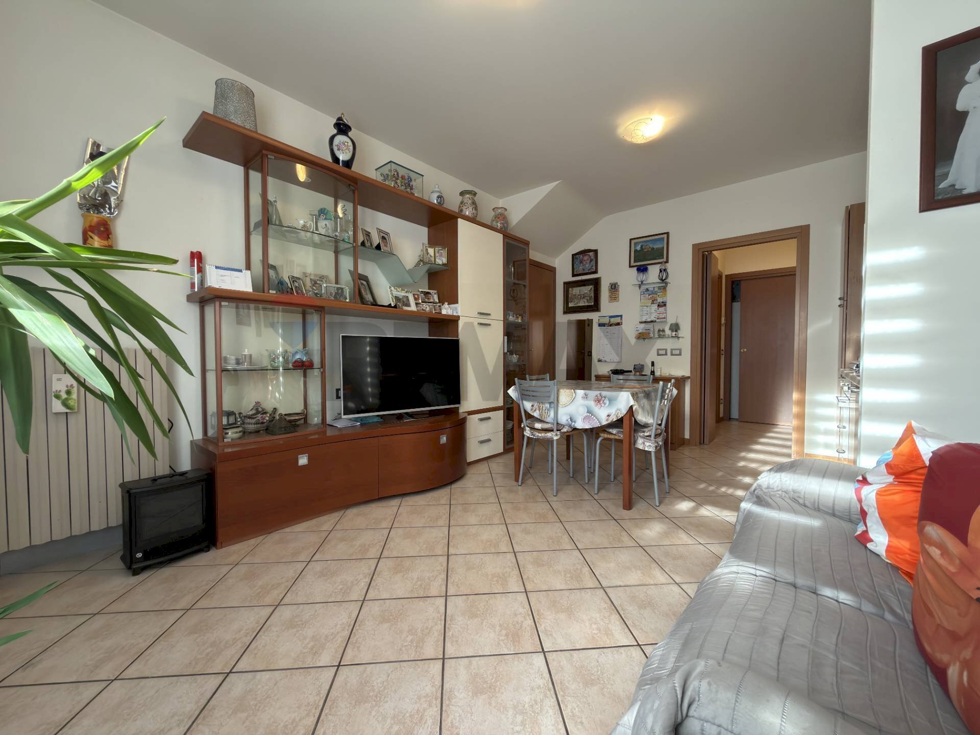 Sala da pranzo - Two-room apartment VIA CAVOUR
 
10, Madone - photo 3