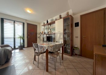 Sala da pranzo - Bilocale VIA CAVOUR
 
10, Madone - foto 2