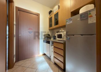 Disimpegno - Bilocale VIA CAVOUR
 
10, Madone - foto 6