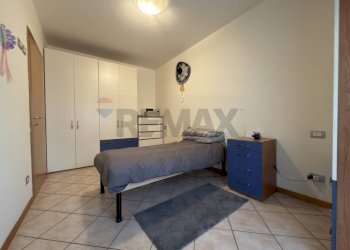 Camera / camera da letto - Bilocale VIA CAVOUR
 
10, Madone - foto 13