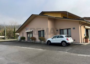 Casa all\'aperto - Locale Commerciale Coreglia Antelminelli - foto 1