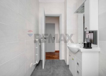 Bagno - Trilocale san Giovanni bosco
 
7, Casorate Sempione - foto 11