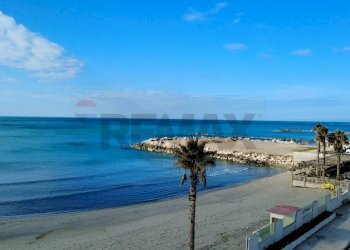 Vista dell\'acqua - Quadrilocale Via Claris, Castel Volturno - foto 1