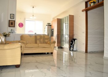 Soggiorno - Quadrilocale Via Claris, Castel Volturno - foto 14