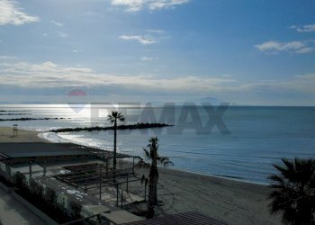 Vista dell\'acqua - Quadrilocale Via Claris, Castel Volturno - foto 48