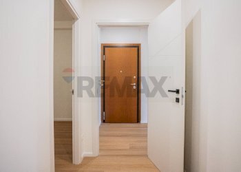 Hall / corridoio - Trilocale Via Giuseppe Verdi
 
9, Parma - foto 23