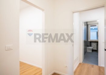 Hall / corridoio - Trilocale Via Giuseppe Verdi
 
9, Parma - foto 28