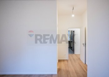 Hall / corridoio - Trilocale Via Giuseppe Verdi
 
9, Parma - foto 33