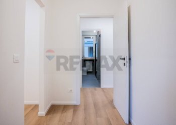 Hall / corridoio - Trilocale Via Giuseppe Verdi
 
9, Parma - foto 34