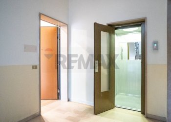 Hall / corridoio - Trilocale Via Giuseppe Verdi
 
9, Parma - foto 35