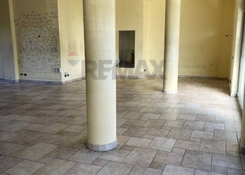 Stanza vuota - Locale Commerciale viale Monsignore Federico Colombo
 
3/7, Merate - foto 6