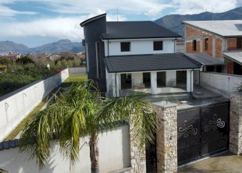 Casa all\'aperto - Villa contrada Badiotta
 
snc, Partinico - foto 24