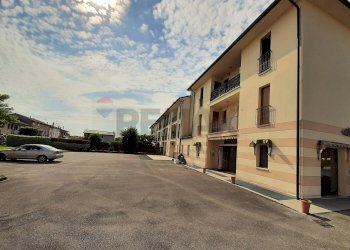 Edificio all\'aperto - Commercial Premises Corte della Seta
 
18, Sernaglia della Battaglia - photo 6