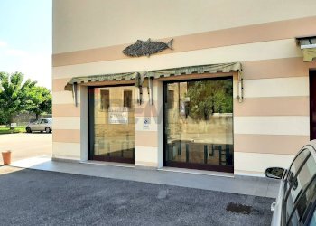 Edificio all\'aperto - Commercial Premises Corte della Seta
 
18, Sernaglia della Battaglia - photo 8