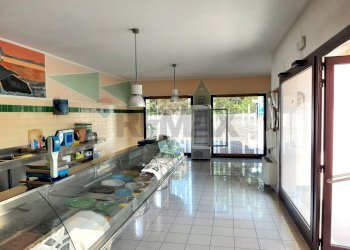 Ricezione / Lobby - Commercial Premises Corte della Seta
 
18, Sernaglia della Battaglia - photo 9