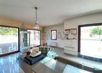 Soggiorno - Commercial Premises Corte della Seta
 
18, Sernaglia della Battaglia - photo 12